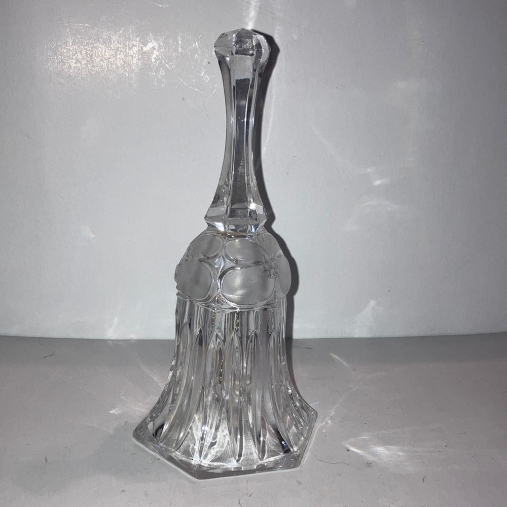 Elegant Clear Crystal‎ Bell